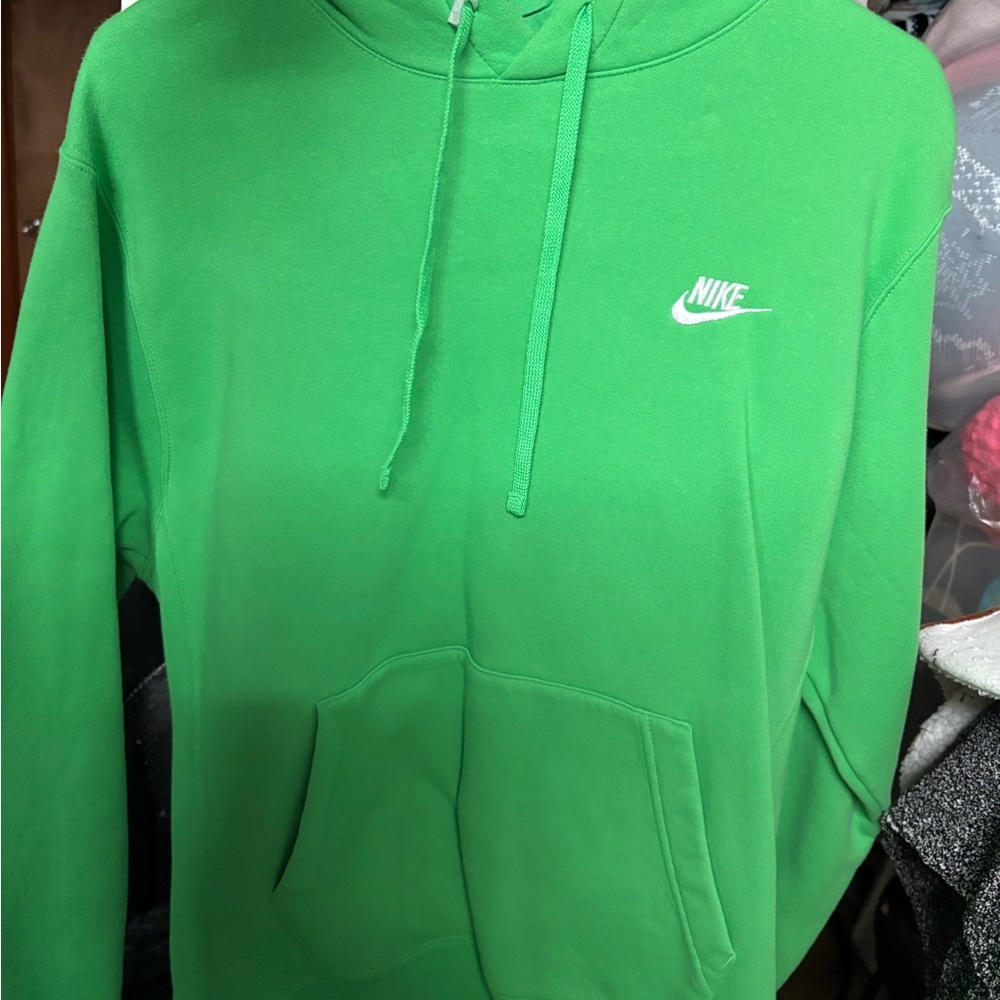Nike Men's Green Hoodie